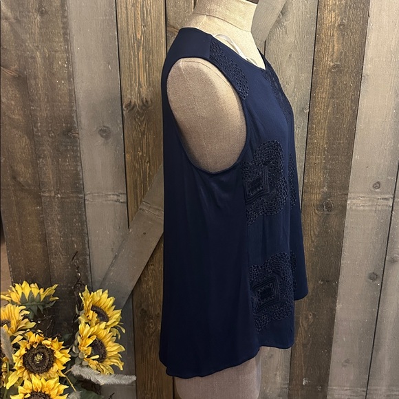 Pale Sky Navy Embroidered Sleeveless Blouse Small Boho Flowy Top - Picture 4 of 9